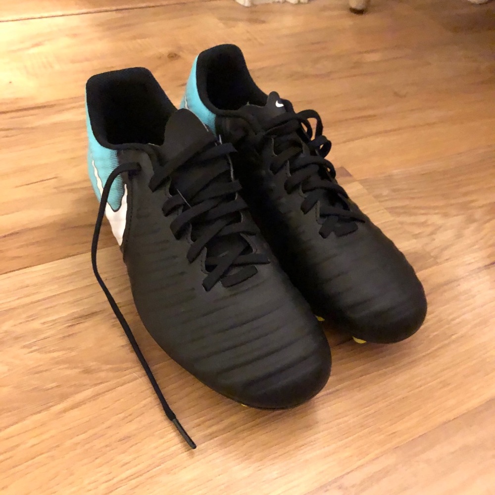 Girls Nike Tiempo soccer cleats
